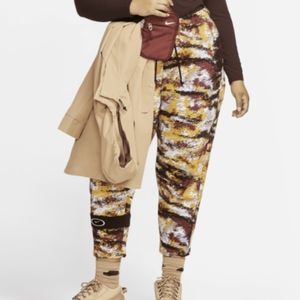 Nike women fleece curve pants